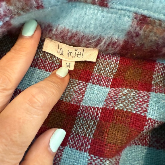 LA MIEL Oversized Checkered Jacket in Light Blue and Burgundy/Brown - Picture 4 of 8